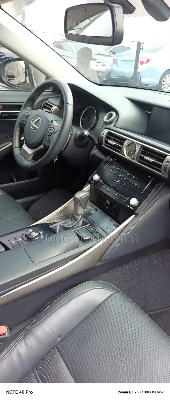 Lexus IS 2017 Silver