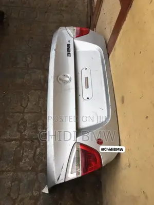 BMW 3 Series E90 Boot/Light