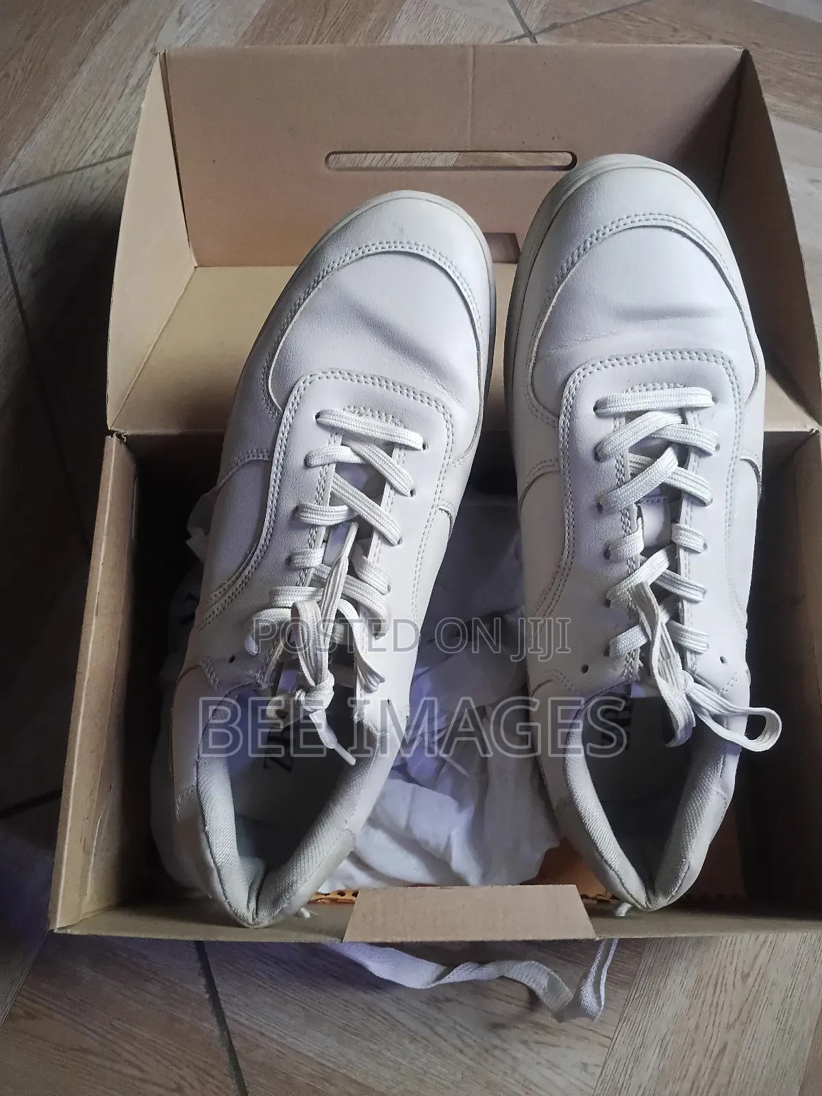 Zara Canvas