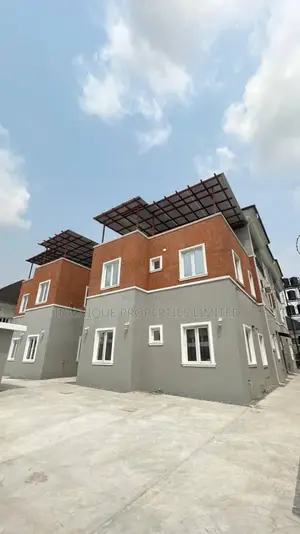 3bdrm Duplex in Lekki Phase 1 for sale