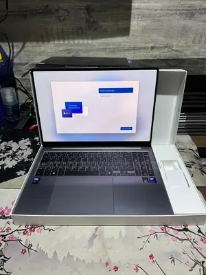 Photo - New Laptop Samsung Galaxy Book4 16GB Intel Core Ultra 7 SSD 1T