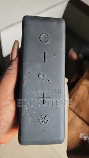 London Used Soundcore Select 2