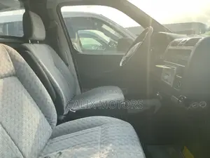 Toyota HiAce 2005 White