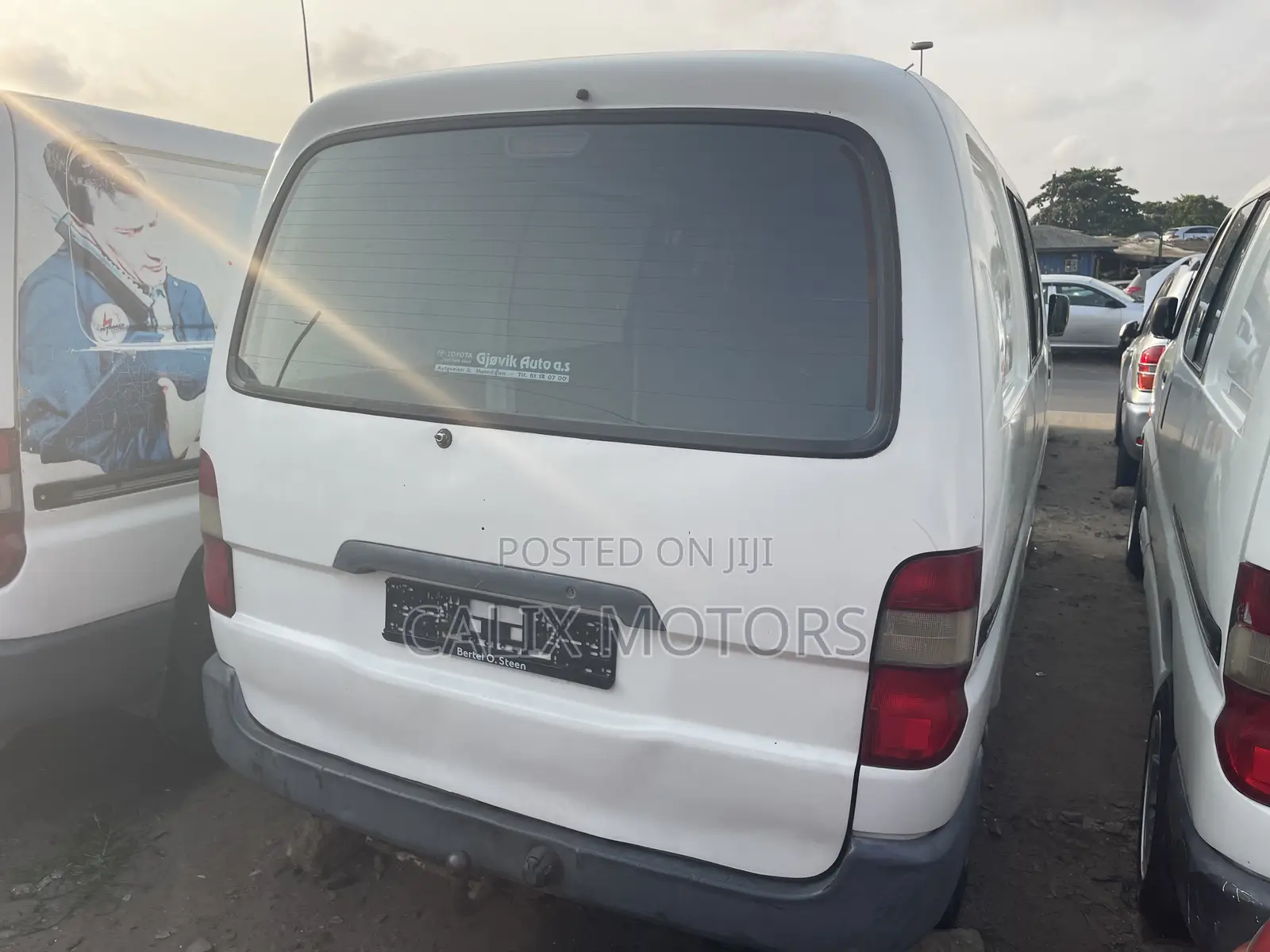 Toyota HiAce 2004 White
