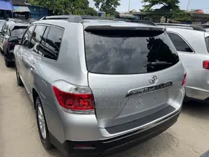 Toyota Highlander 2012 Silver