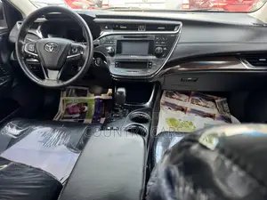 Toyota Avalon Limited 4dr Sedan (3.5L 6cyl 6A) 2015 Silver