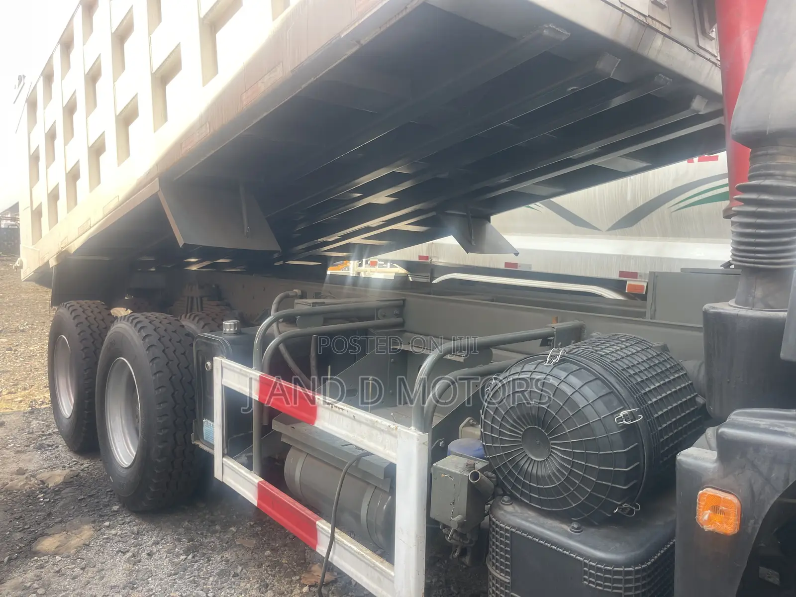 Very Clean and Sharp Sinotruck Howo Tipper
