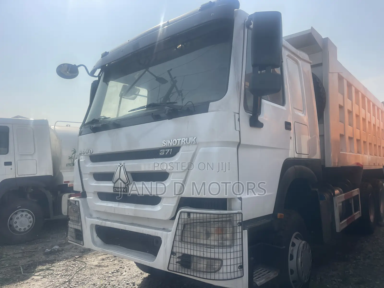 Extremely Clean and Sharp Sinotruck Howo Tipper