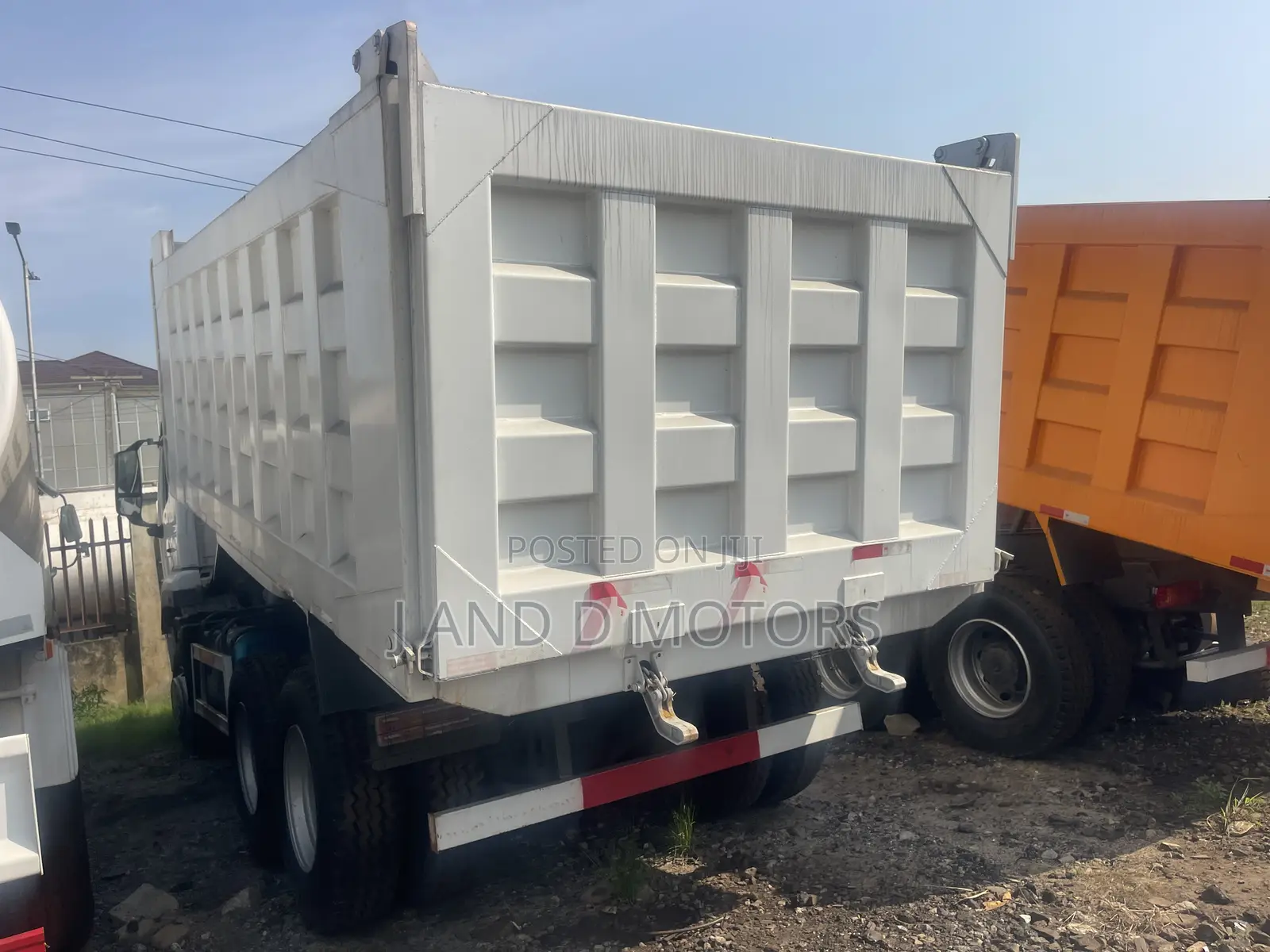 Extremely Clean and Sharp Sinotruck Howo Tipper