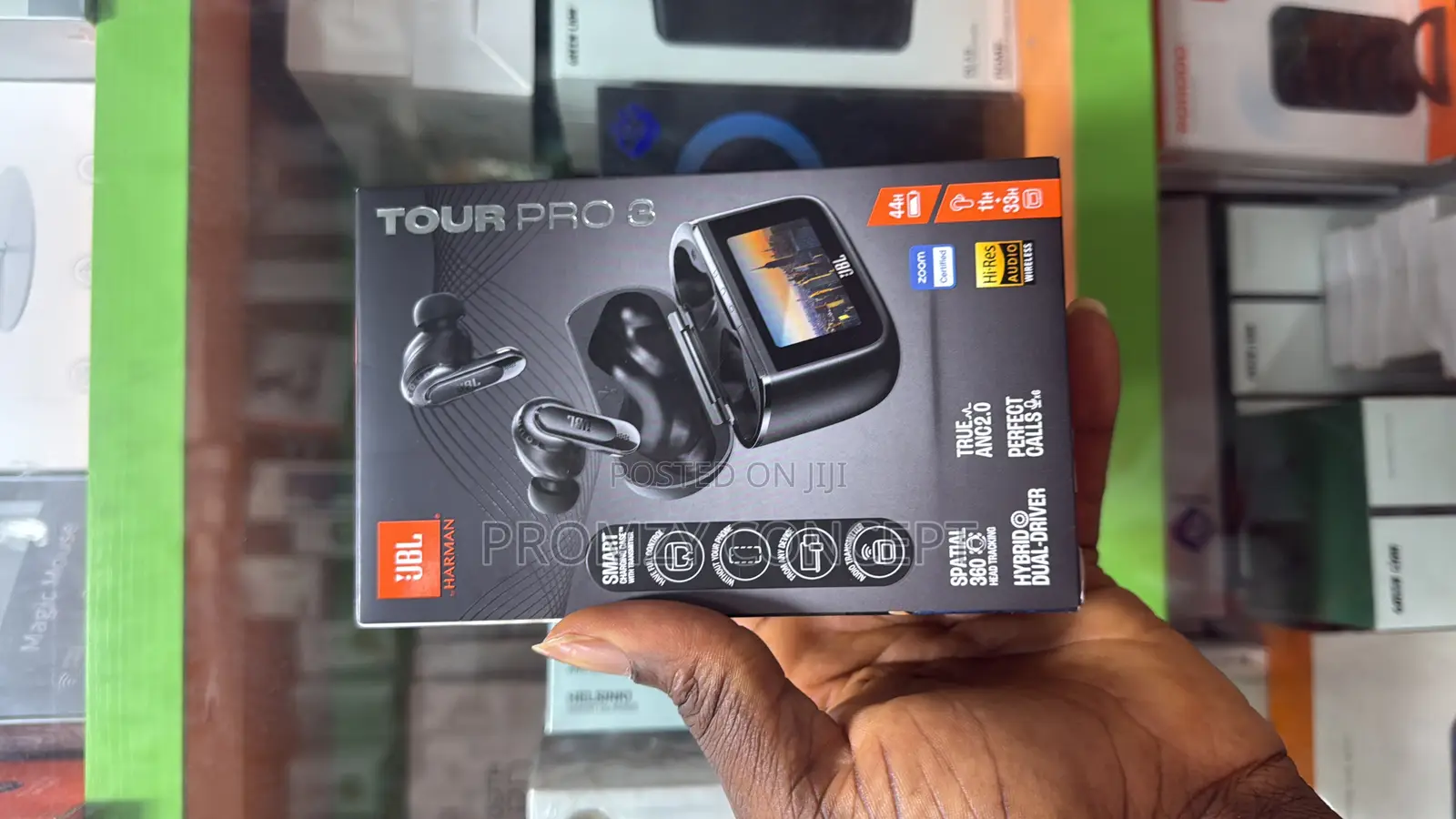 JBL Tour Pro 3