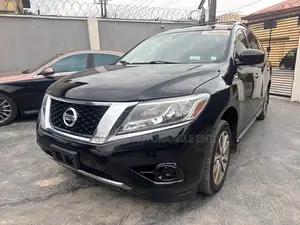 Photo - Nissan Pathfinder 2015 Black