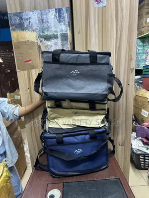 Large Capacity and Well Padded Lunch Bag
