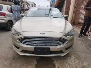Ford Fusion SE FWD 2018 Gold