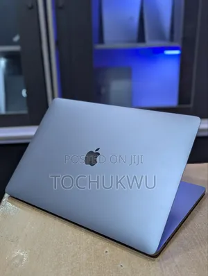 Laptop Apple MacBook Pro 2018 16GB Intel Core I7 SSD 512GB