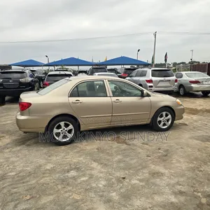 Toyota Corolla 2004 Gold