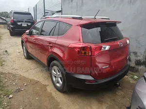 Toyota RAV4 LE 4dr SUV (2.5L 4cyl 6A) 2015 Red
