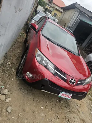 Toyota RAV4 LE 4dr SUV (2.5L 4cyl 6A) 2015 Red