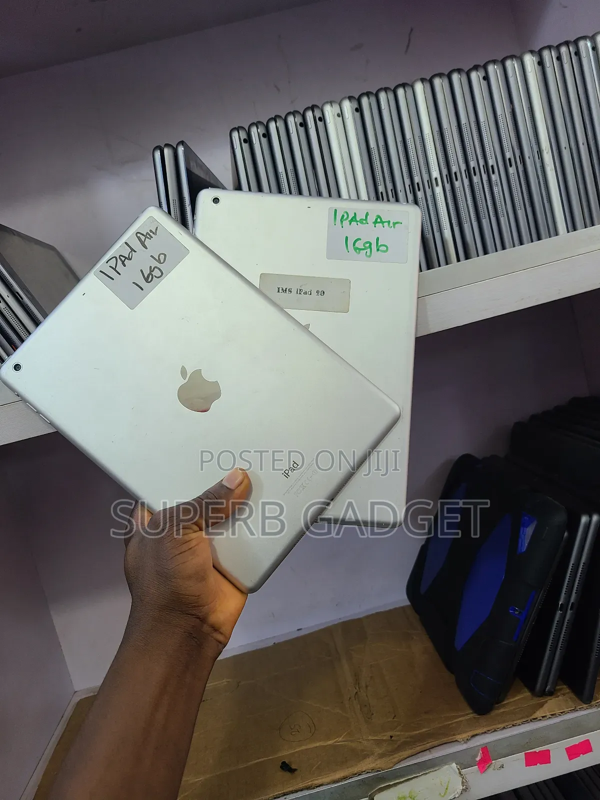 Apple iPad Air 16 GB Gray