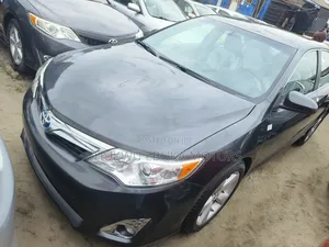 Toyota Camry LE 4dr Sedan (2.5L 4cyl 6A) 2012 Gray