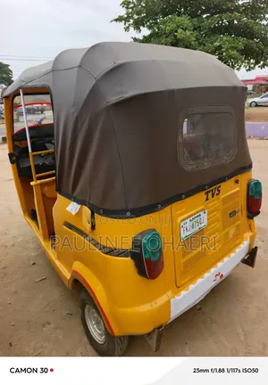 TVS Apache 160 4V 2024 Yellow