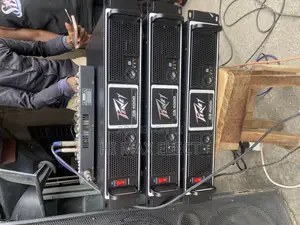 Professional Cs4000 Power Amplifier