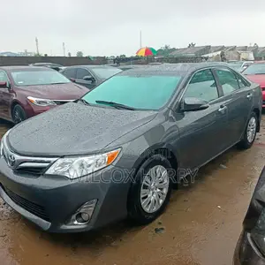 Toyota Camry LE 4dr Sedan (2.5L 4cyl 6A) 2013 Gray