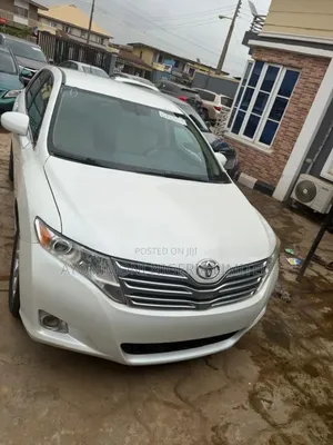 Toyota Venza 2010 White