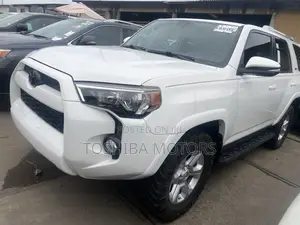Toyota 4-Runner SR5 4x4 2018 White
