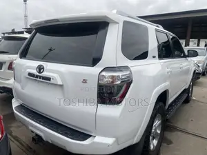 Toyota 4-Runner SR5 4x4 2018 White