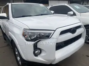 Toyota 4-Runner SR5 4x4 2018 White