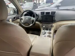 Toyota Highlander Sport 2010 White
