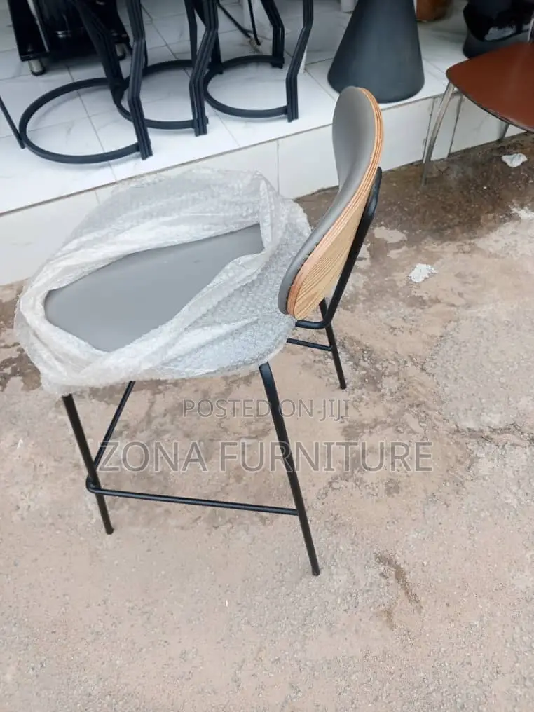 High Quality Foreign Design High Bar Stool Brown