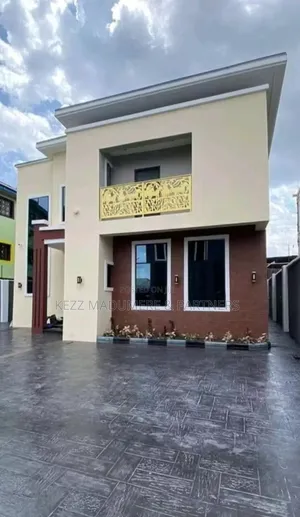 5bdrm Duplex in Within  Woji , Port for sale