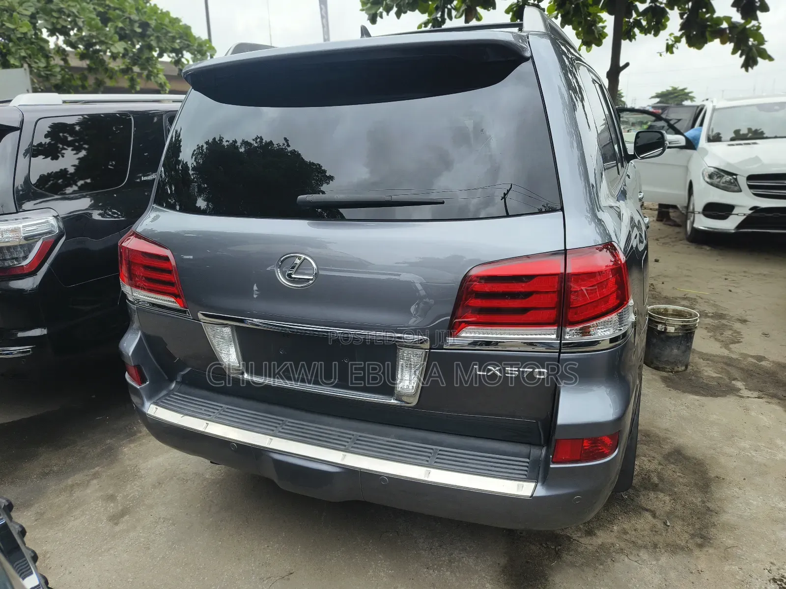 Lexus LX 570 AWD 2015 Gray