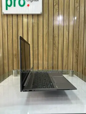 Laptop HP ZBook Firefly G8 16GB Intel Core I7 SSD 512GB