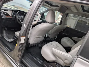 Toyota Sienna Limited Premium 7 Passenger (3.5L 6cyl 8A) 2017 Gray