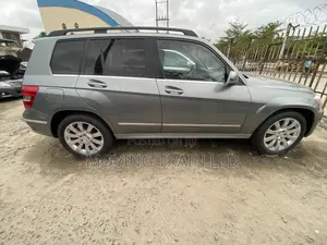 Mercedes-Benz GLK-Class 350 2010 Gray