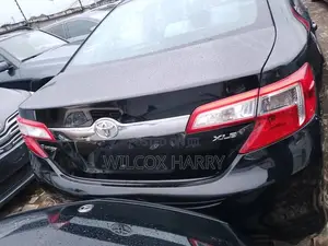 Toyota Camry XLE 4dr Sedan (3.5L 6cyl 6A) 2014 Black