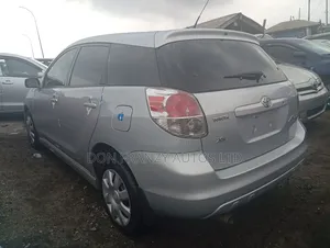 Toyota Matrix Hatchback AWD (1.8L 4cyl 4A) 2006 Silver