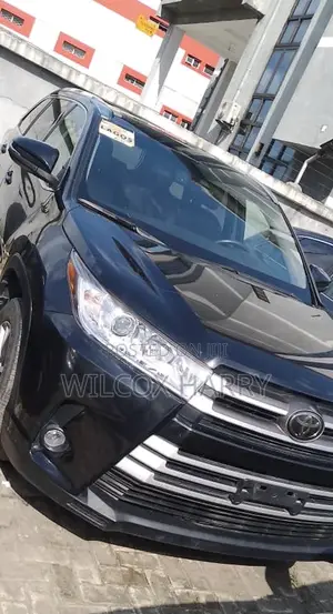 Toyota Highlander XLE 4x2 V6 (3.5L 6cyl 8A) 2018 Black