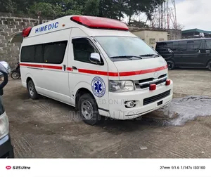 Toyota HiAce 2012 White