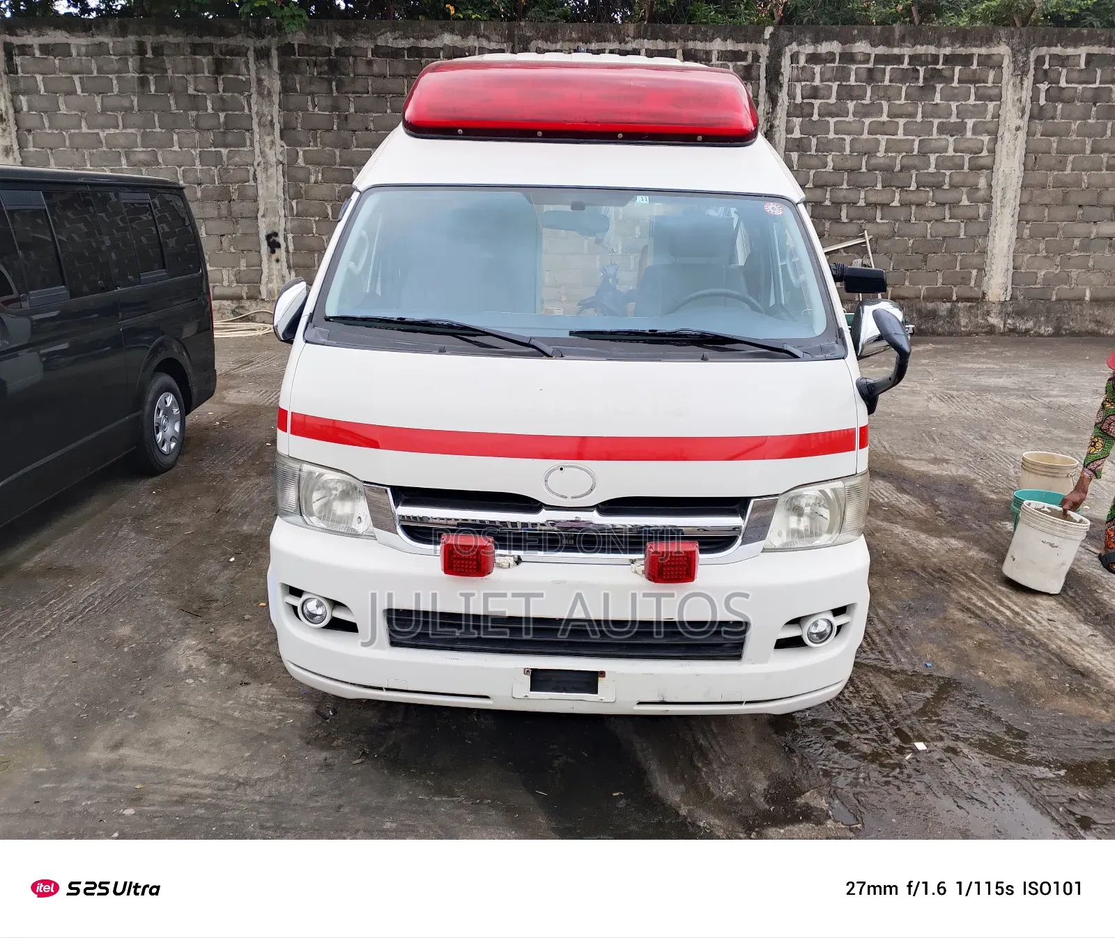 Toyota HiAce 2012 White