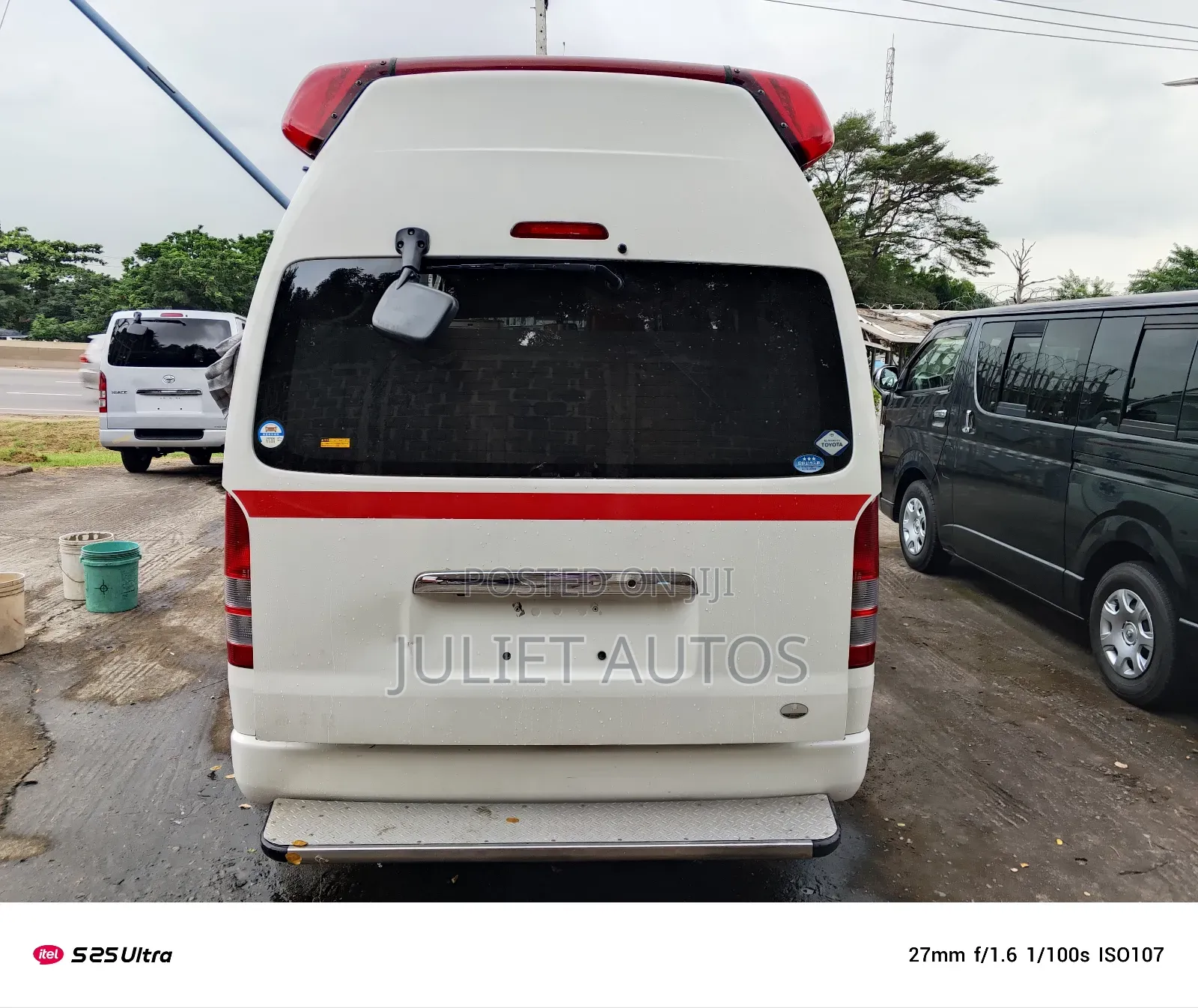 Toyota HiAce 2012 White