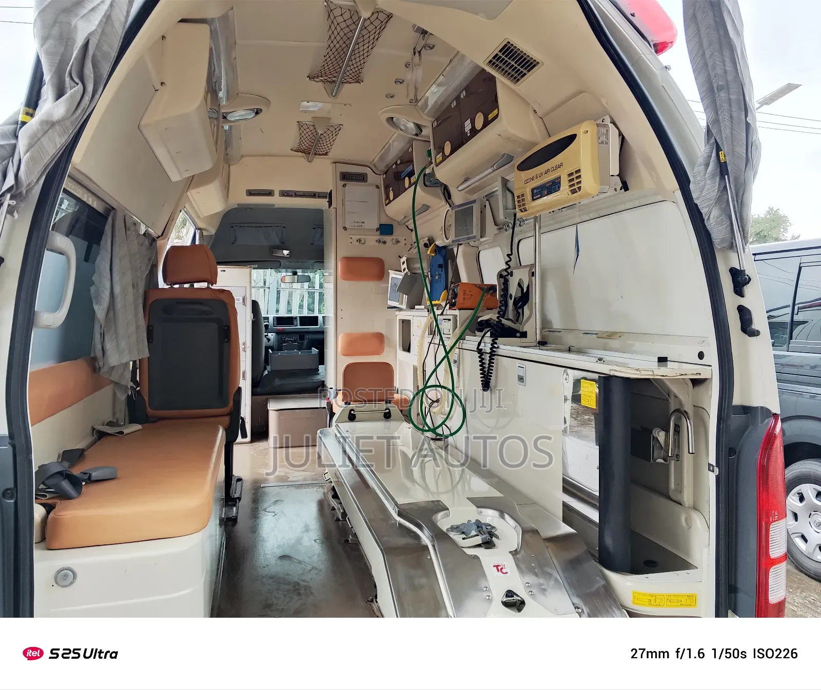 Toyota HiAce 2012 White