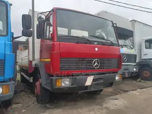 Mercedes Benz German Pickup Truck 2002 Red 24 Feet Long