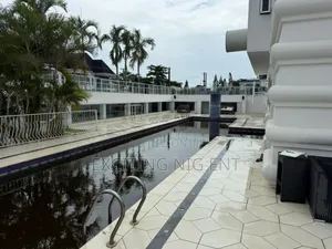 Automatic Roof for Your Swimming Pool Cover and Lounge Bar