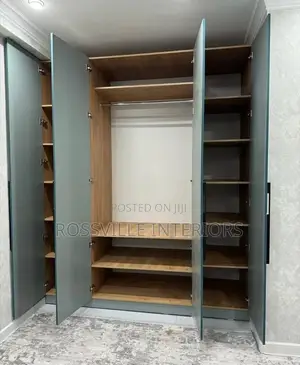 7ft by 10ft Highgloss Wardrobe
