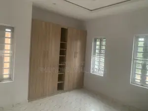 2bdrm Block of Flats in Limit, Benin City for sale