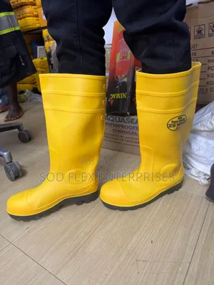 Durable Safety Rain Boots Yellow Color