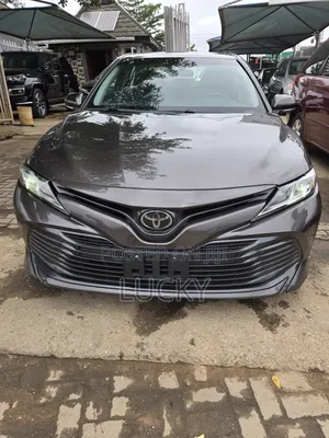 Toyota Camry LE FWD (2.5L 4cyl 8AM) 2018 Gray